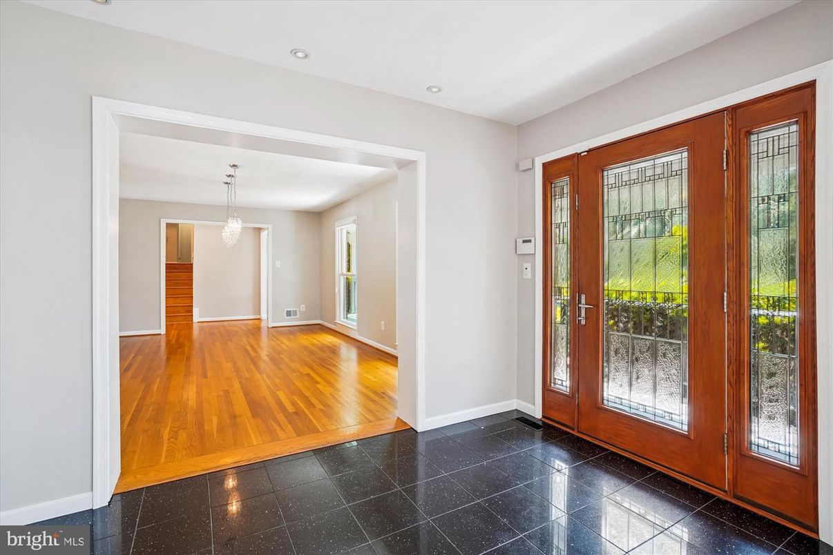 Chandelier, Empty room, Interior, Pendant Lights, Recessed Lighting, Wood Texture Flooring