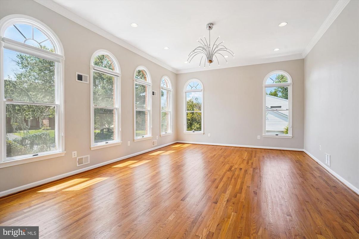 Empty room, Interior, Pendant Lights, Recessed Lighting, Wood Texture Flooring
