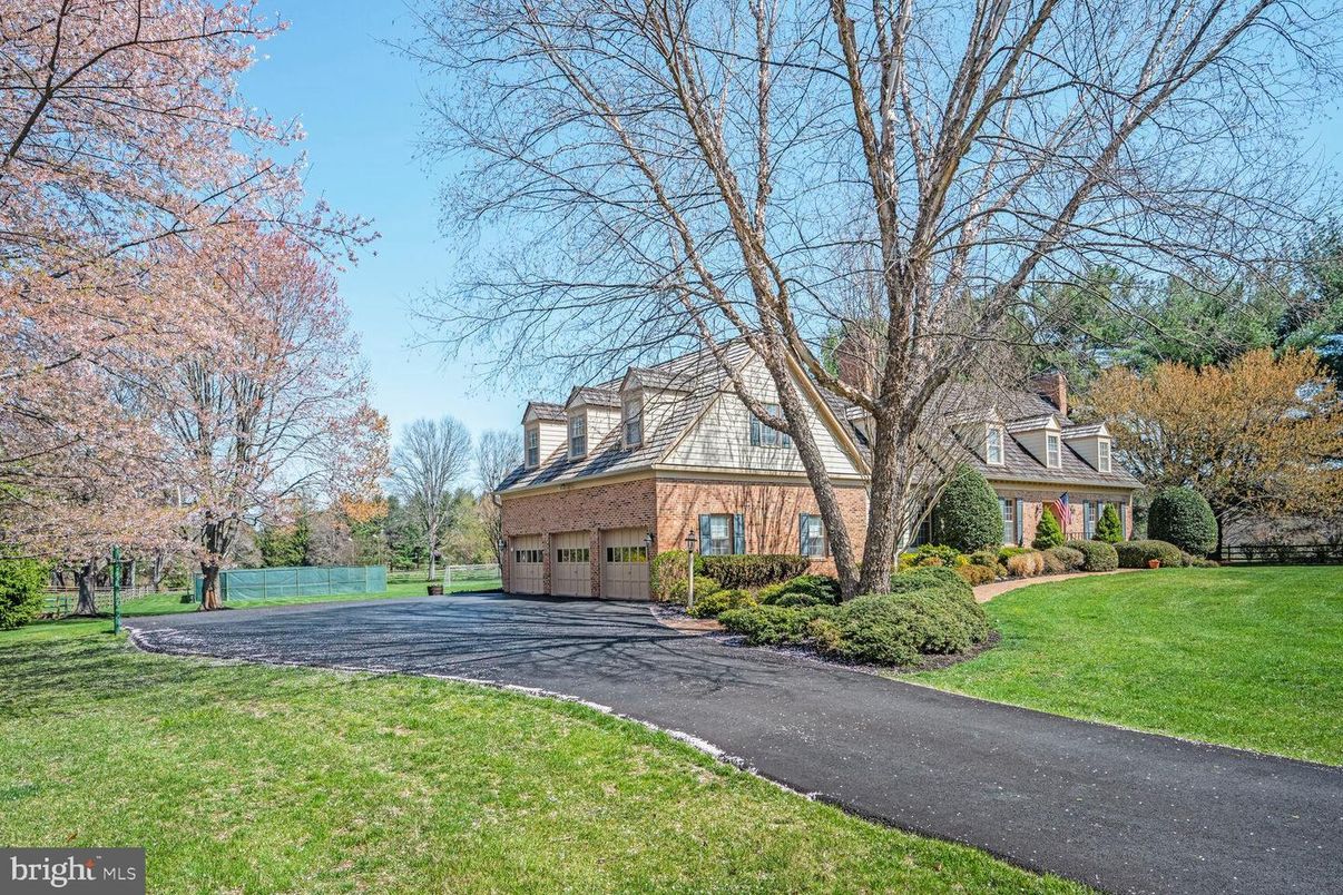 Attached, Backyard, Exterior, Facade, Brick Facade, Tudor Revival