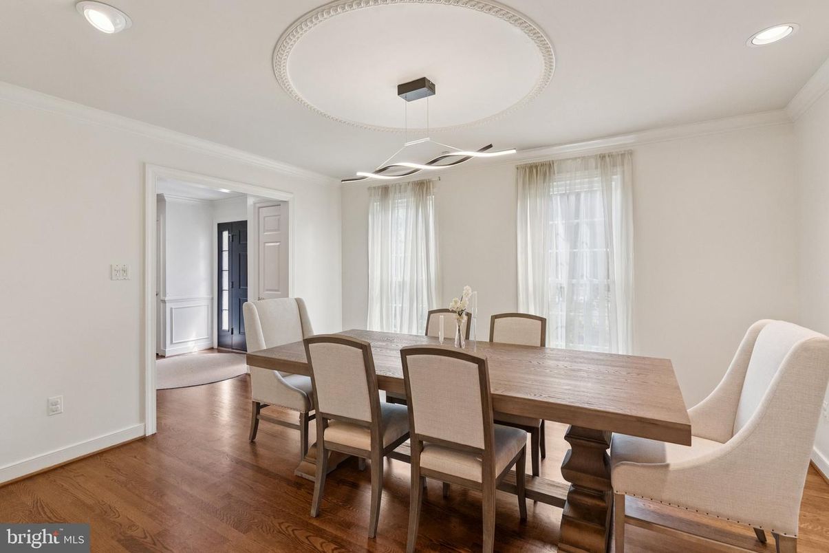 Dining room, Interior, Pendant Lights, Recessed Lighting, Wood Texture Flooring