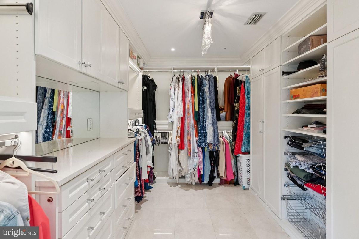 Interior, Recessed Lighting, Walk-in Closets