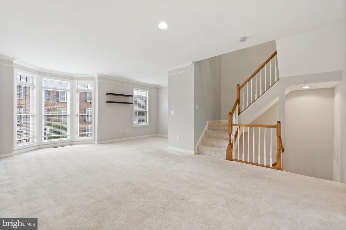 Empty room, Interior, Recessed Lighting
