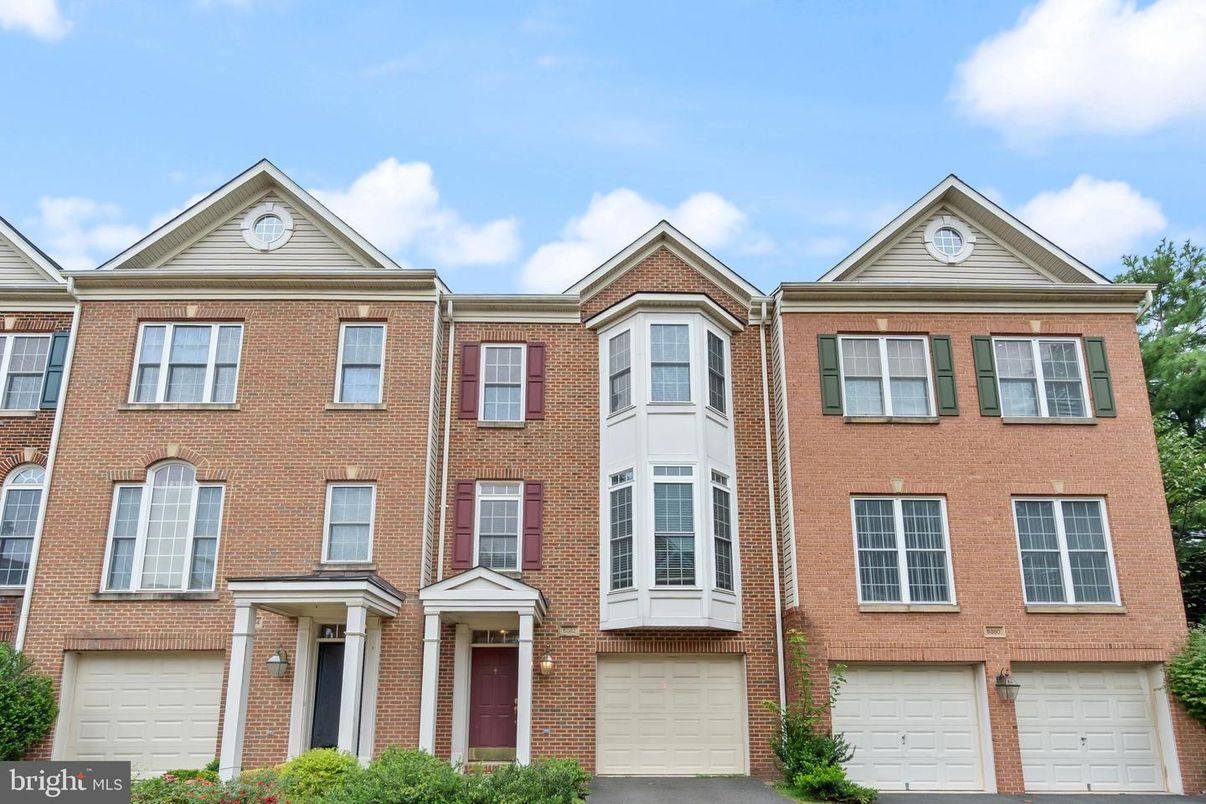 Attached, Exterior, Facade, Brick Facade, Rowhouse