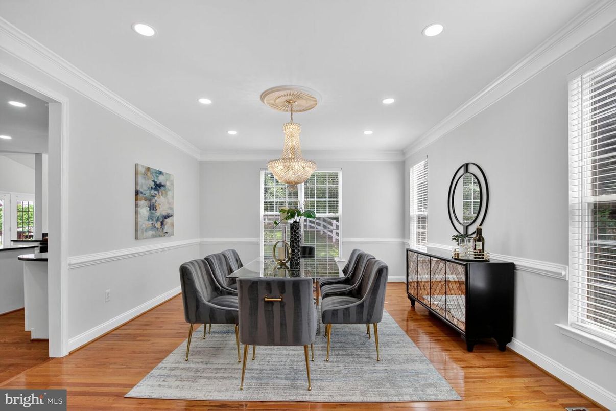 Chandelier, Dining room, Interior, Recessed Lighting, Wood Texture Flooring