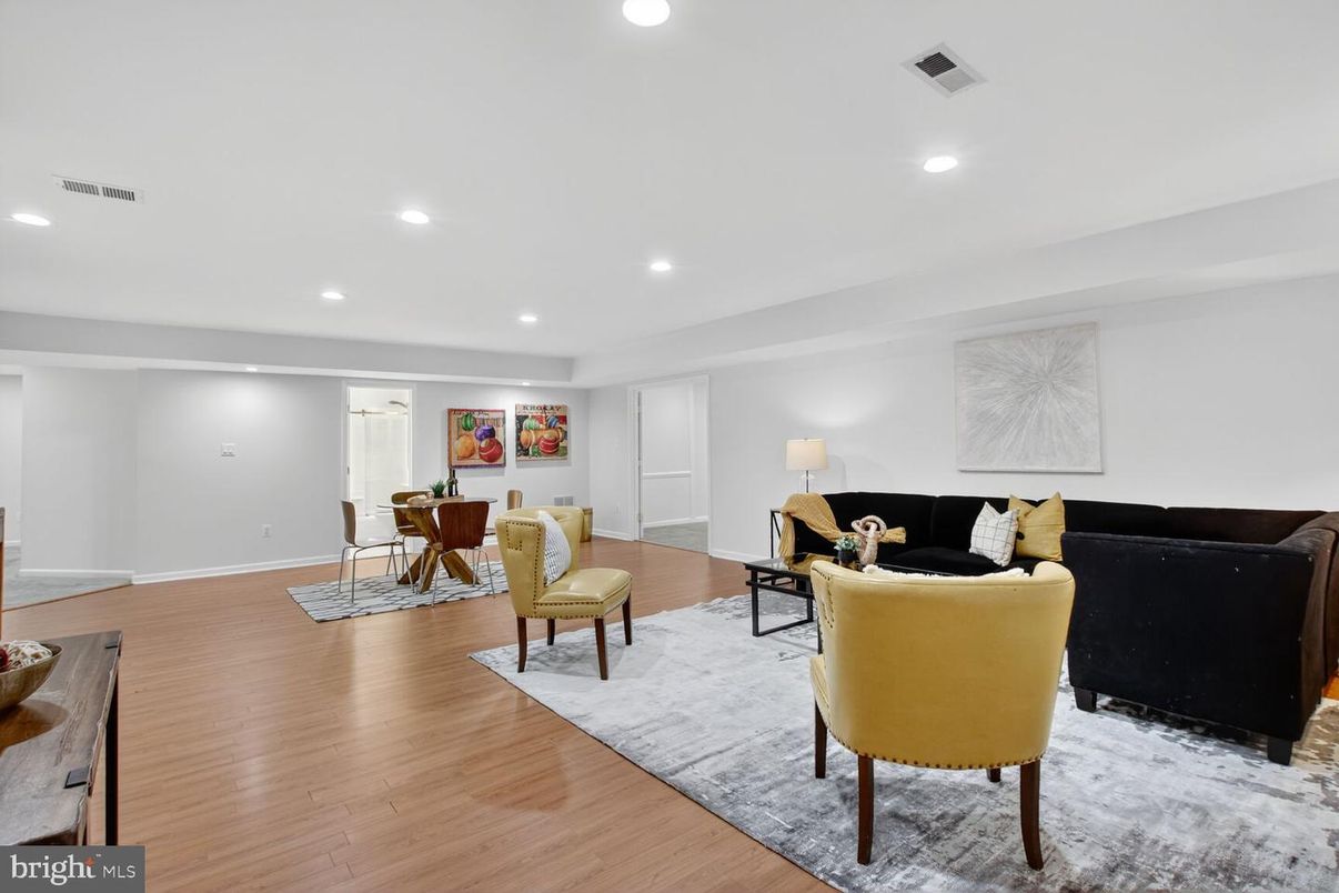 Dining room, Interior, Living room, Recessed Lighting, Wood Texture Flooring