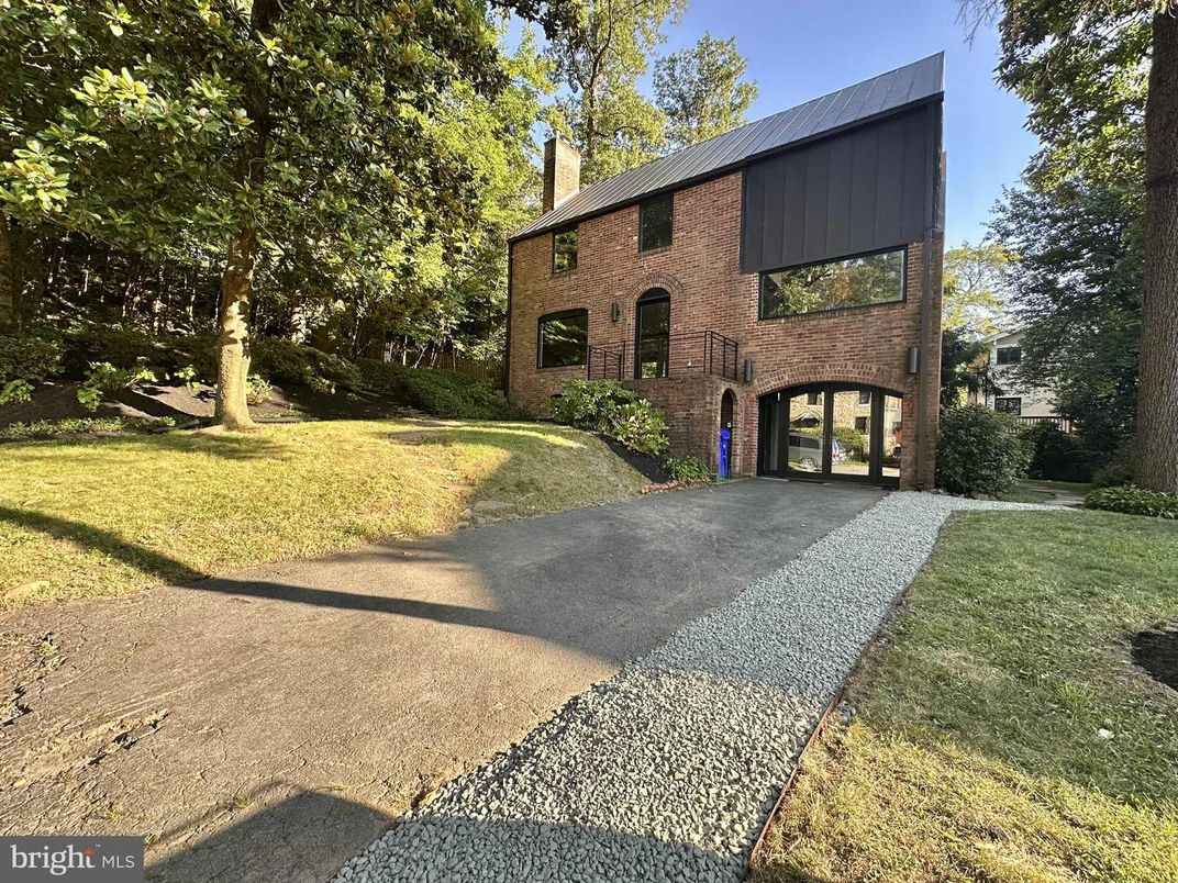 Backyard, Exterior, Facade, Brick Facade, None