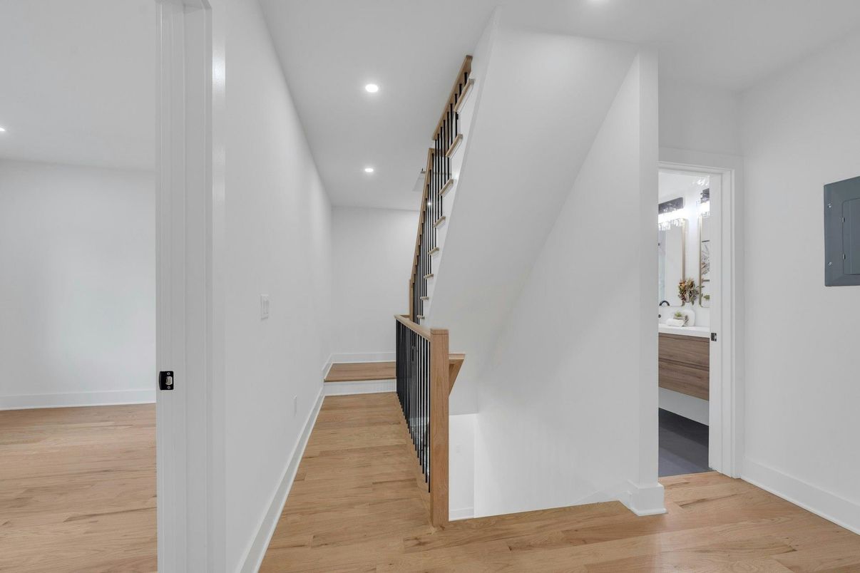 Interior, Recessed Lighting, Wood Texture Flooring