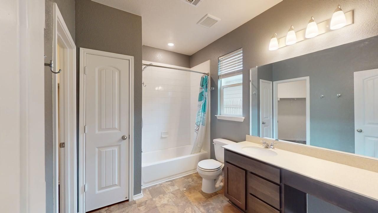 Bathroom, Interior, Recessed Lighting