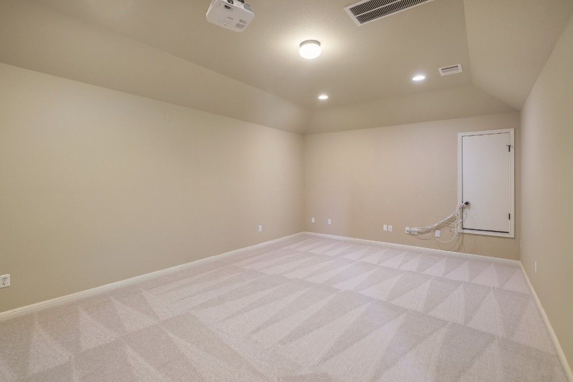 Empty room, Interior, Recessed Lighting