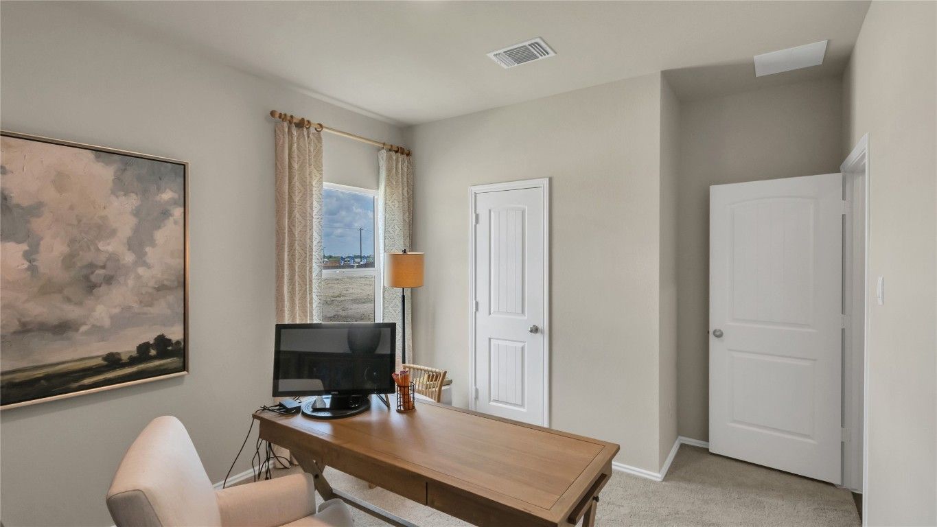 Home Office, Interior
