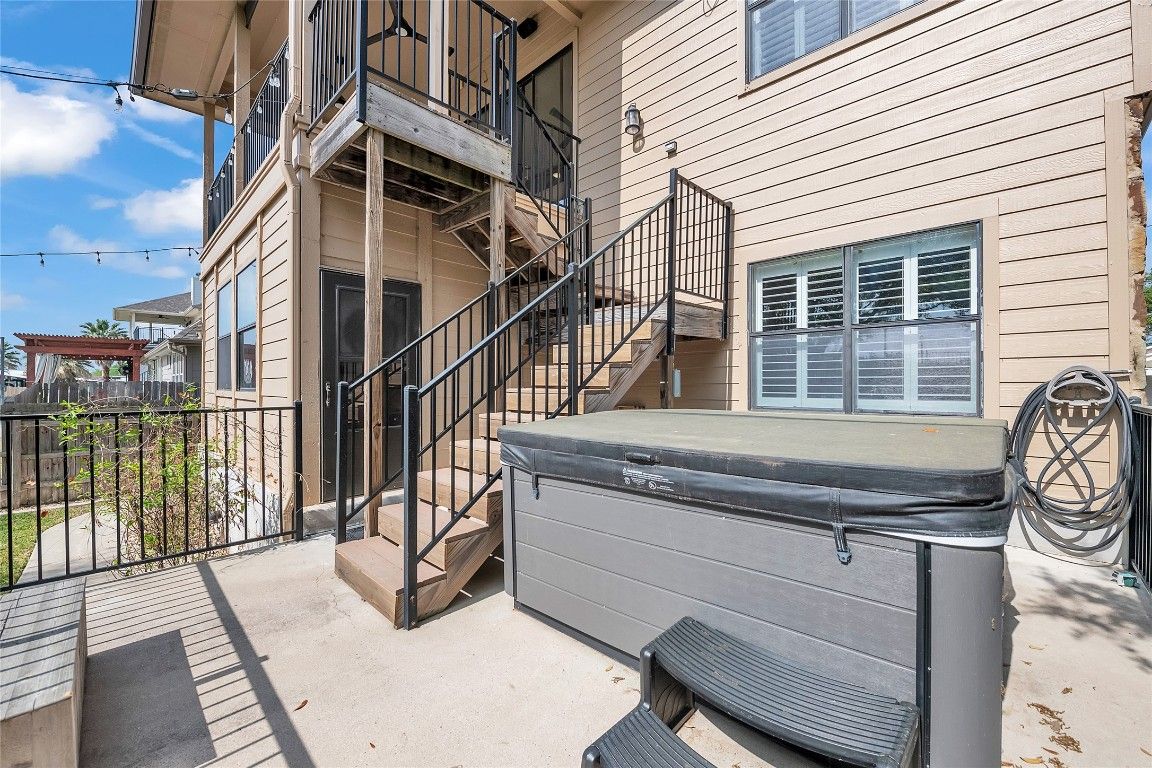Exterior, Hot Tub