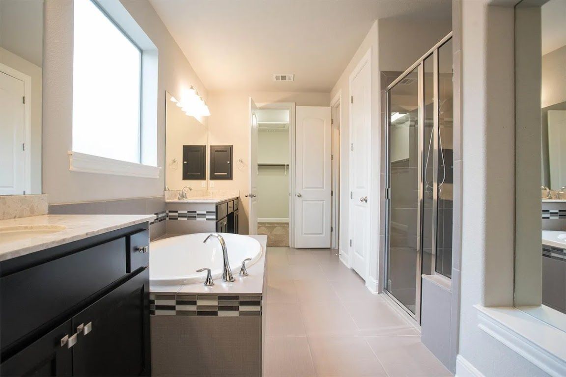 Bathroom, Dual Sink Vanities, Interior