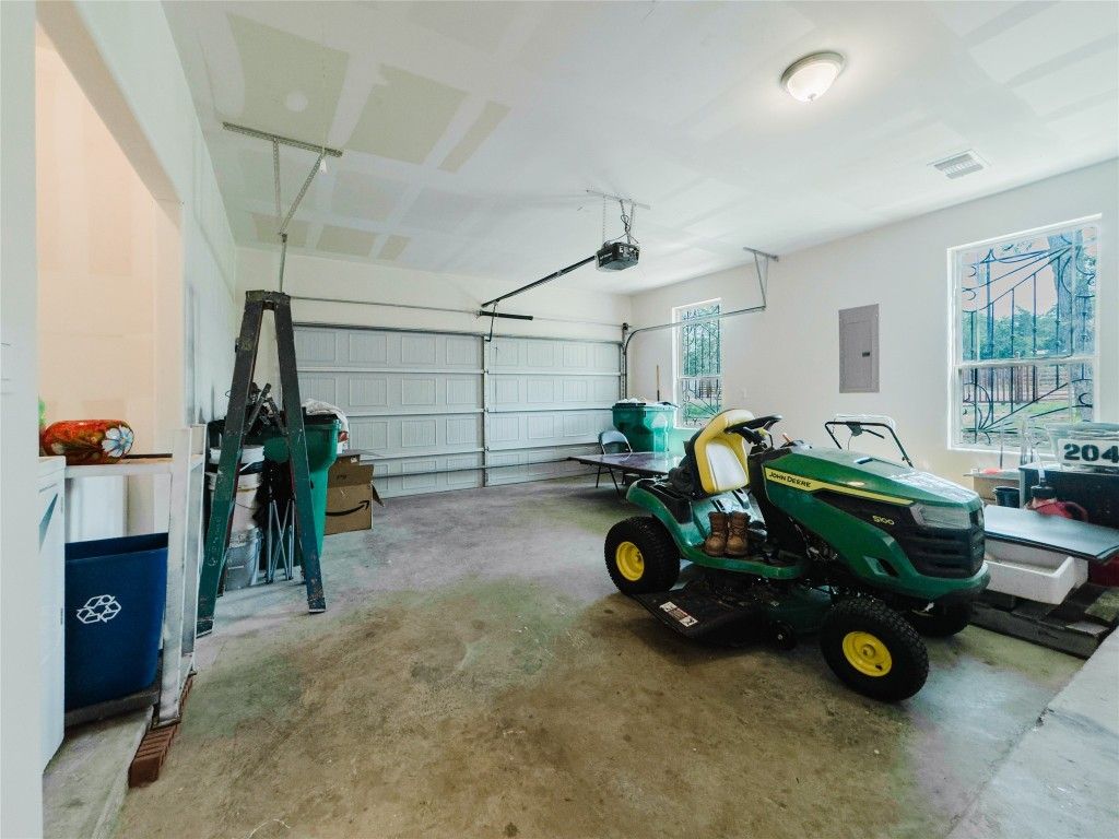 Garage, Interior