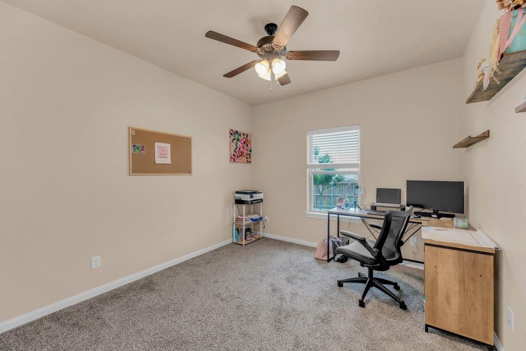 Home Office, Interior