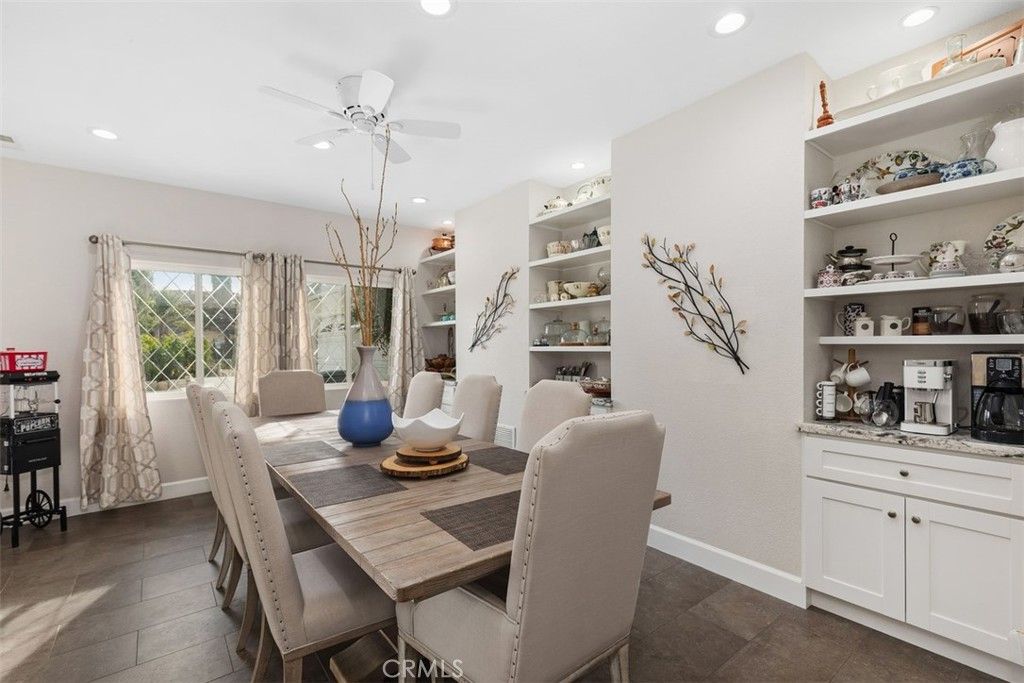 Dining room, Interior, Recessed Lighting
