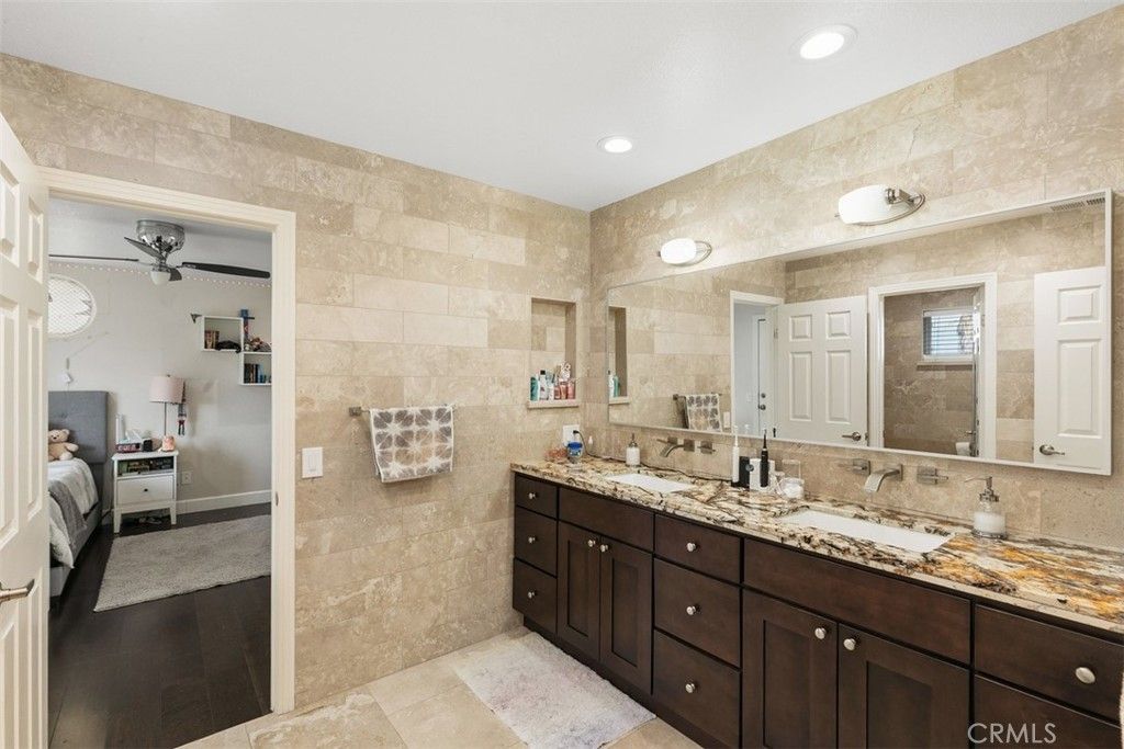 Bathroom, Bedroom, Dual Sink Vanities, Interior, Recessed Lighting