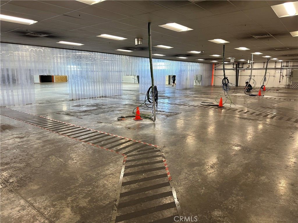 Fitness Equipment, Interior, Recessed Lighting