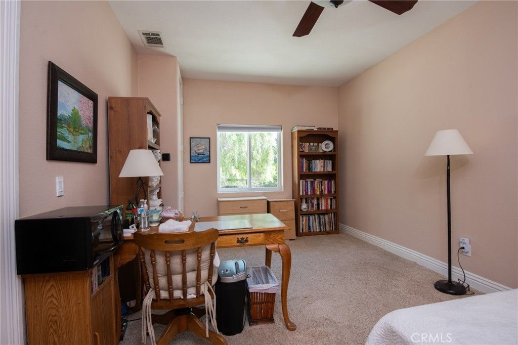 Home Office, Interior
