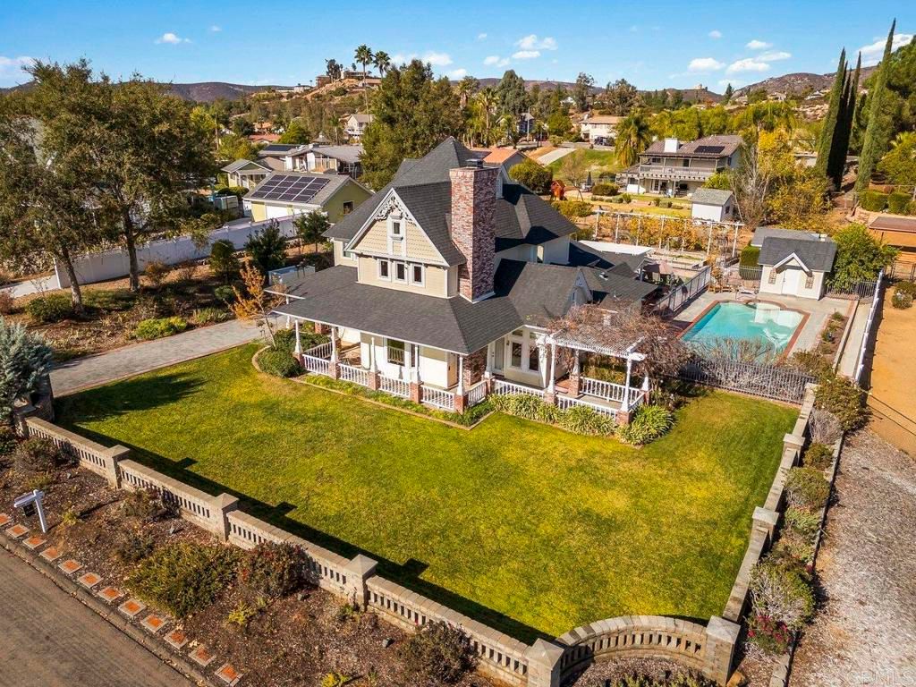 Exterior, Drone