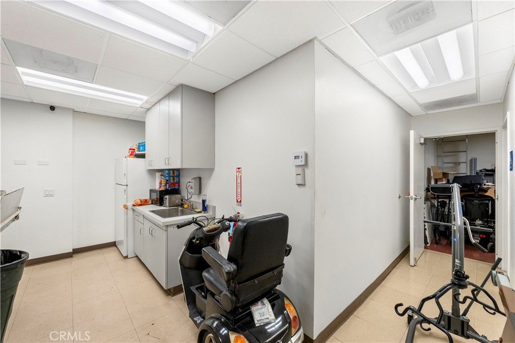 Fitness Equipment, Interior, Recessed Lighting