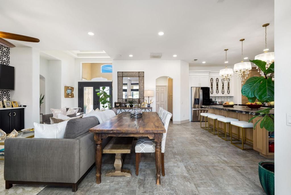 Dining room, Interior, Kitchen, Living room, Pendant Lights, Recessed Lighting, Stainless Steel Appliances