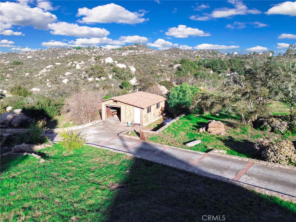 Exterior, Drone