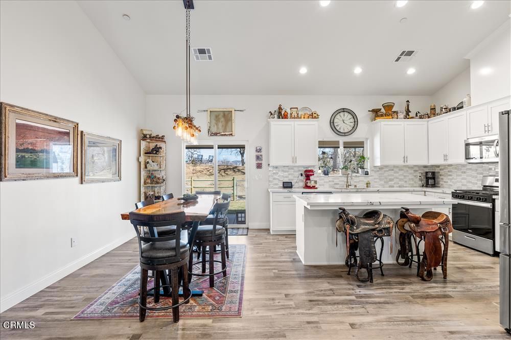 Dining room, Interior, Kitchen, Pendant Lights, Recessed Lighting, Wood Texture Flooring