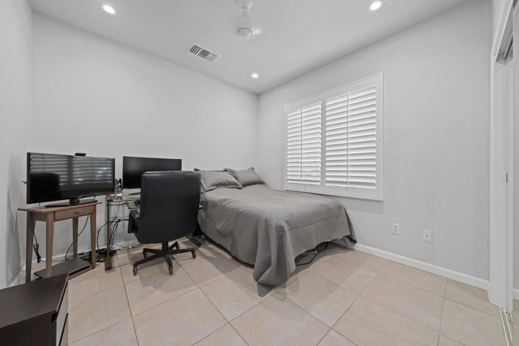 Bedroom, Home Office, Interior, Recessed Lighting