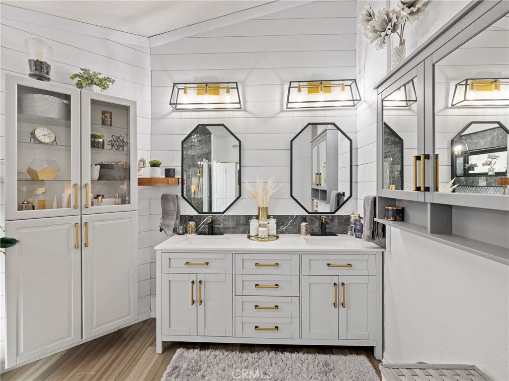 Bathroom, Dual Sink Vanities, Interior, Wood Texture Flooring