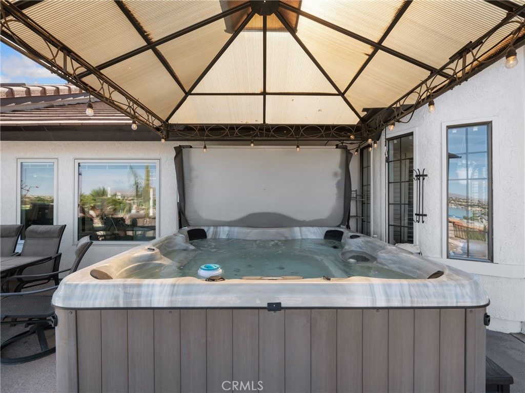 Exterior, Hot Tub