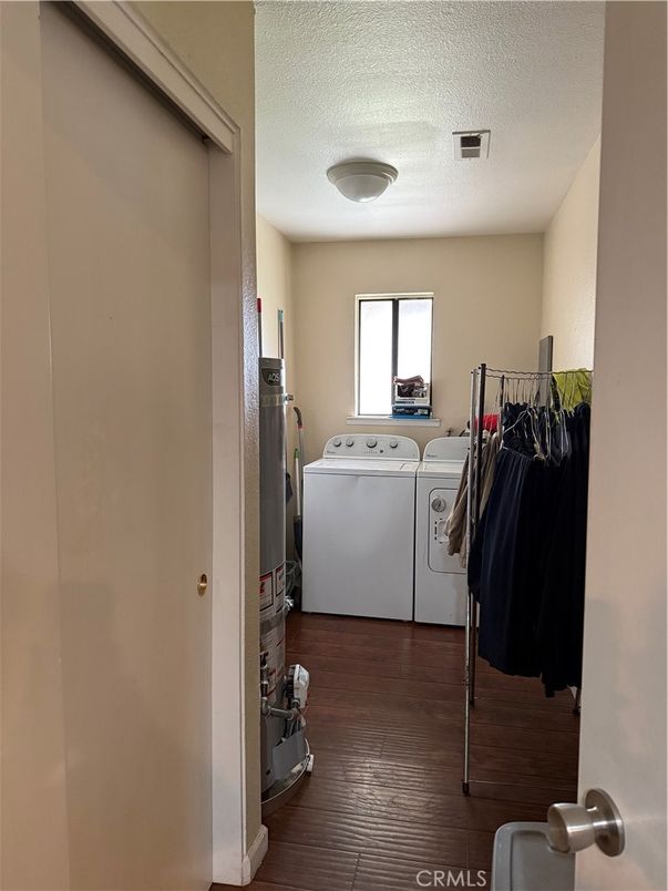 Interior, Washer, Wood Texture Flooring