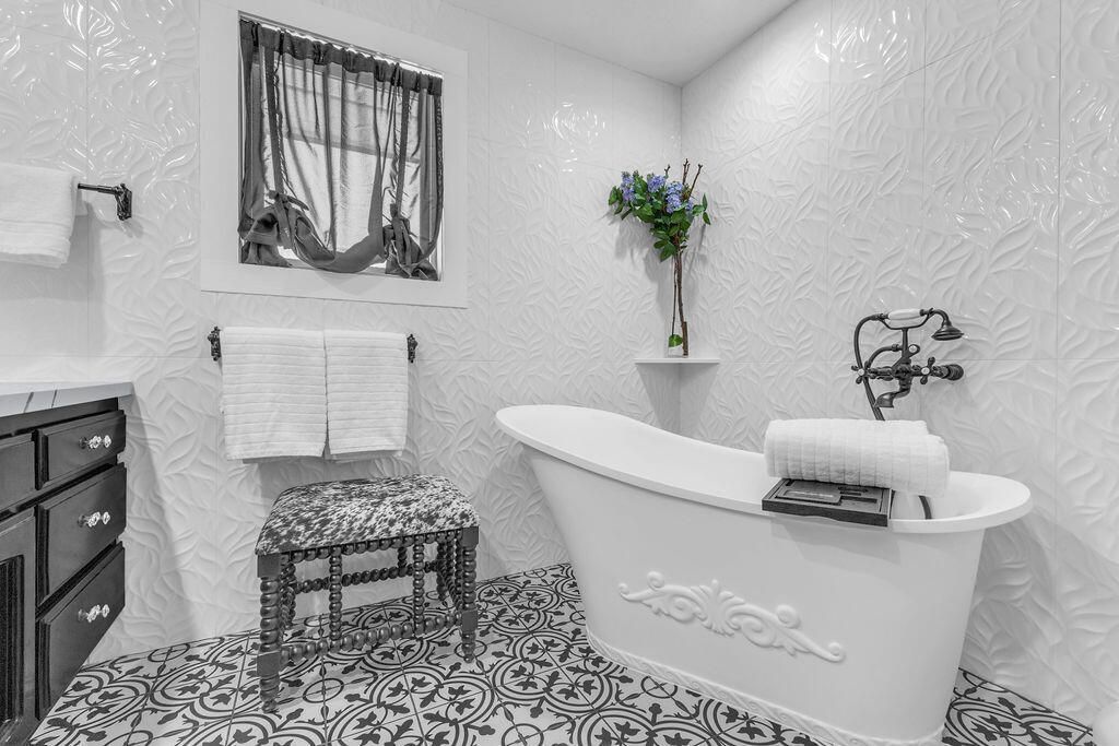 Bathroom, Free Standing Baths, Interior