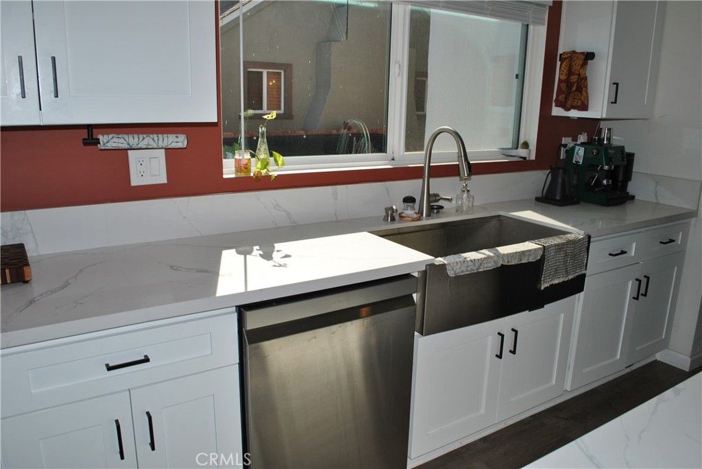 Interior, Kitchen, Marble, Stainless Steel Appliances