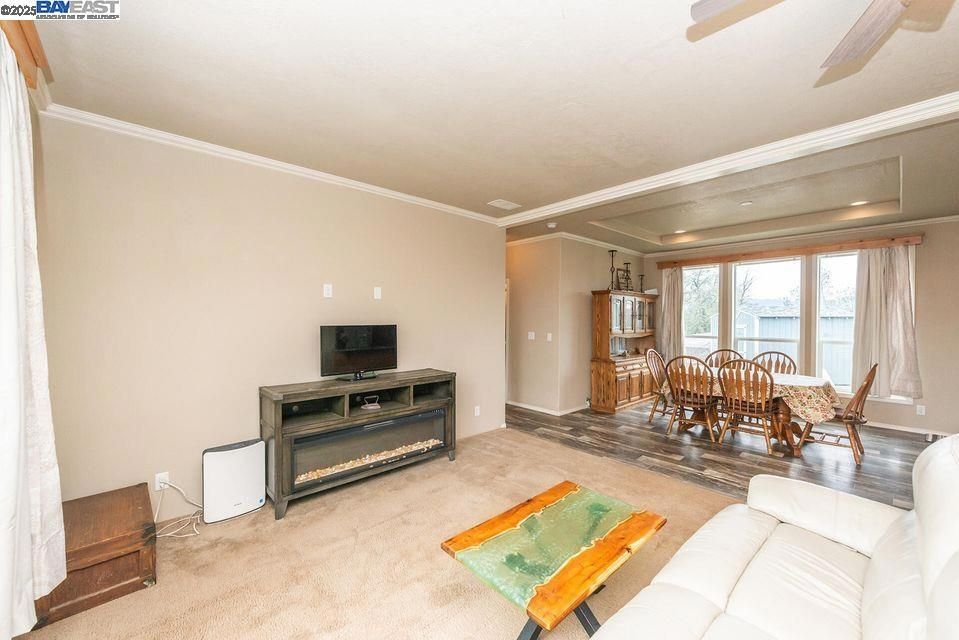 Dining room, Interior, Living room, Recessed Lighting, Wood Texture Flooring