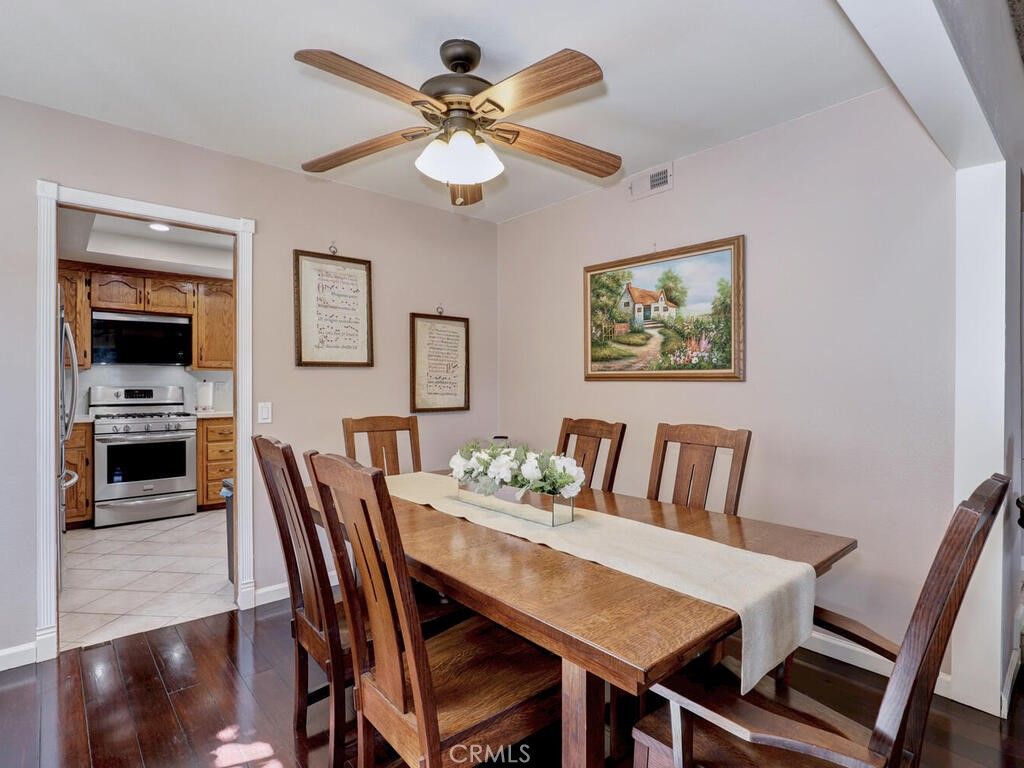 Dining room, Interior, Kitchen, Stainless Steel Appliances, Wood Texture Flooring
