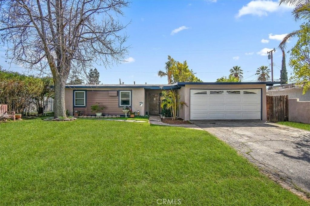 Attached, Backyard, Exterior, Facade, Ranch