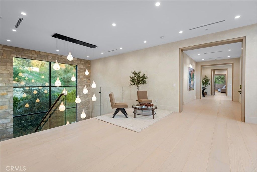 Interior, Pendant Lights, Recessed Lighting, Wood Texture Flooring