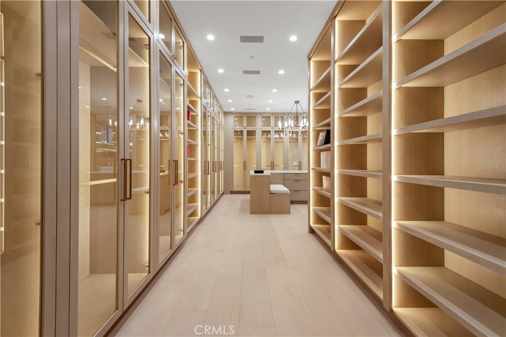 Interior, Recessed Lighting, Walk-in Closets, Wood Texture Flooring
