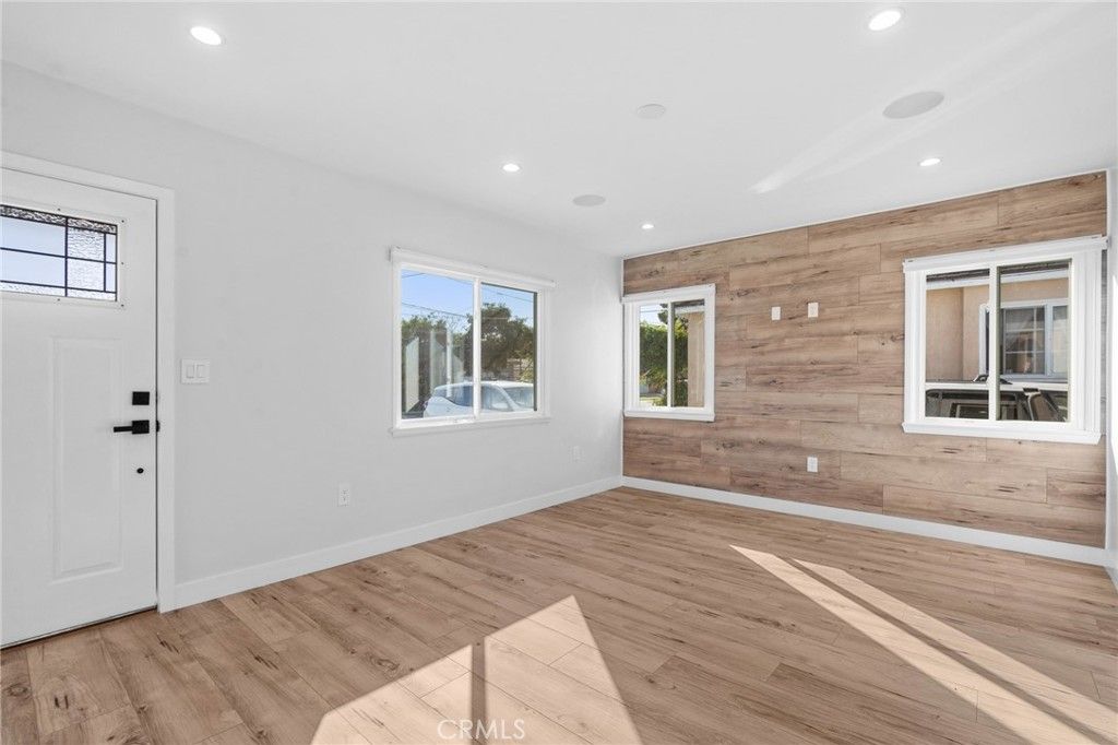 Empty room, Interior, Recessed Lighting, Wood Texture Flooring, Wooden Walls