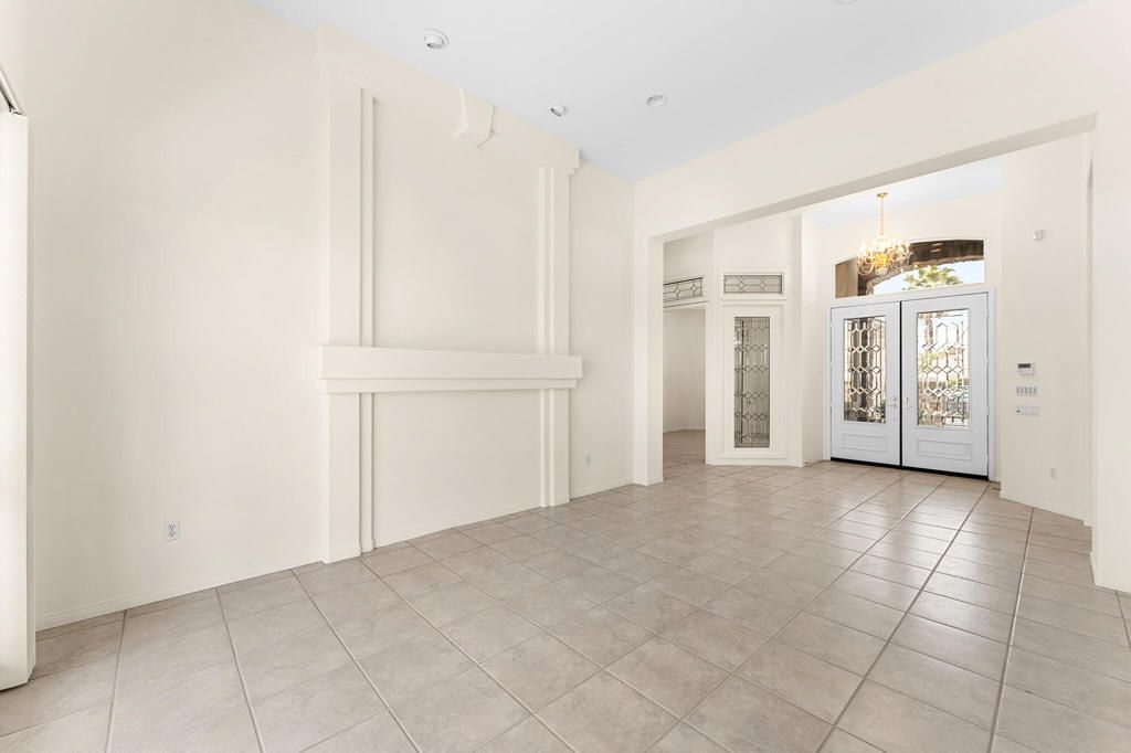 Chandelier, Empty room, Interior, Recessed Lighting