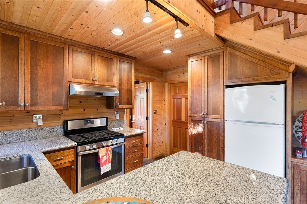 Interior, Kitchen, Recessed Lighting, Wooden Ceilings, Wooden Walls