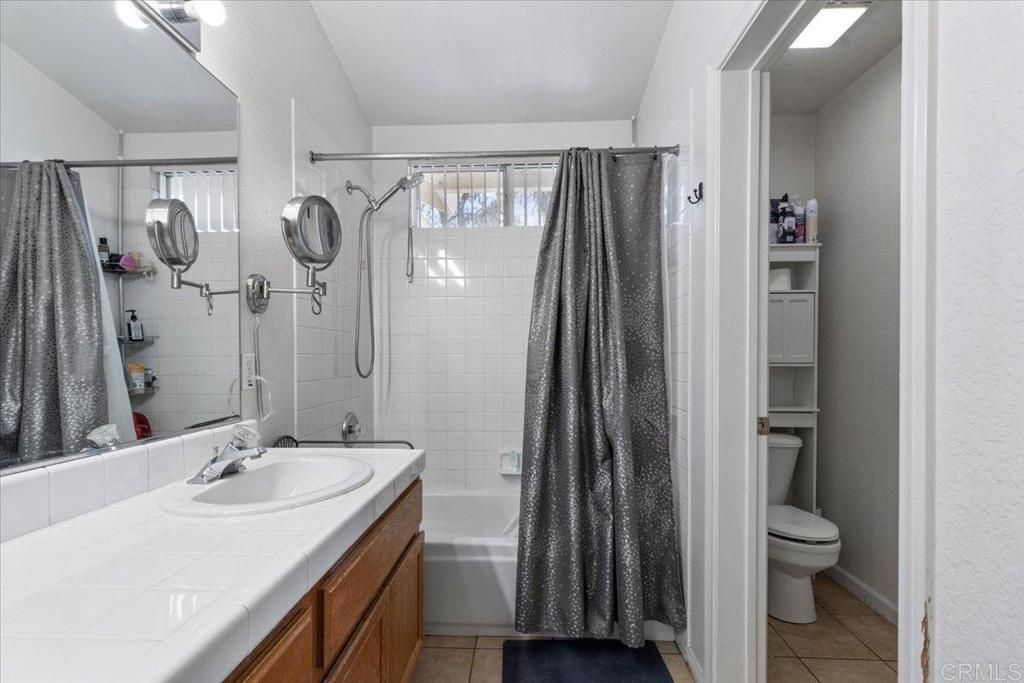 Bathroom, Interior, Tile Countertops