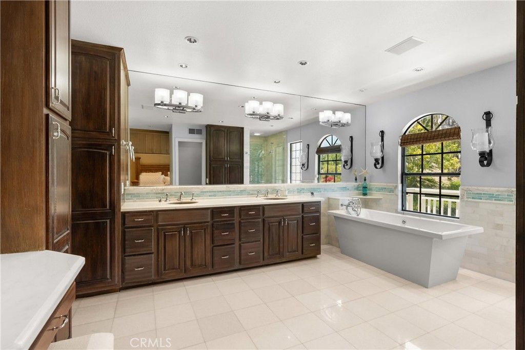 Bathroom, Dual Sink Vanities, Free Standing Baths, Interior, Recessed Lighting