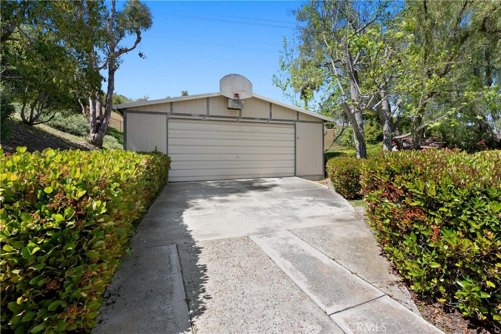 Detached Garage, Exterior