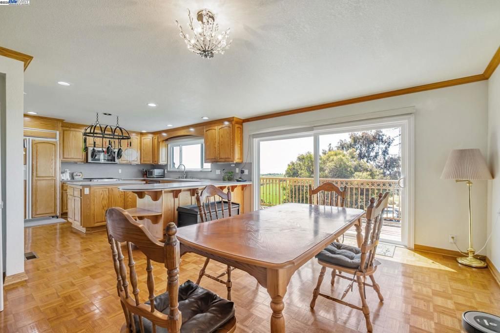 Dining room, Interior, Kitchen, Recessed Lighting, Wood Texture Flooring