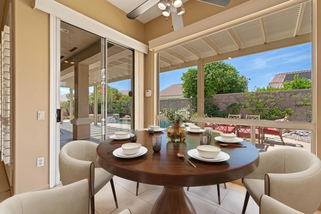 Dining room, Interior
