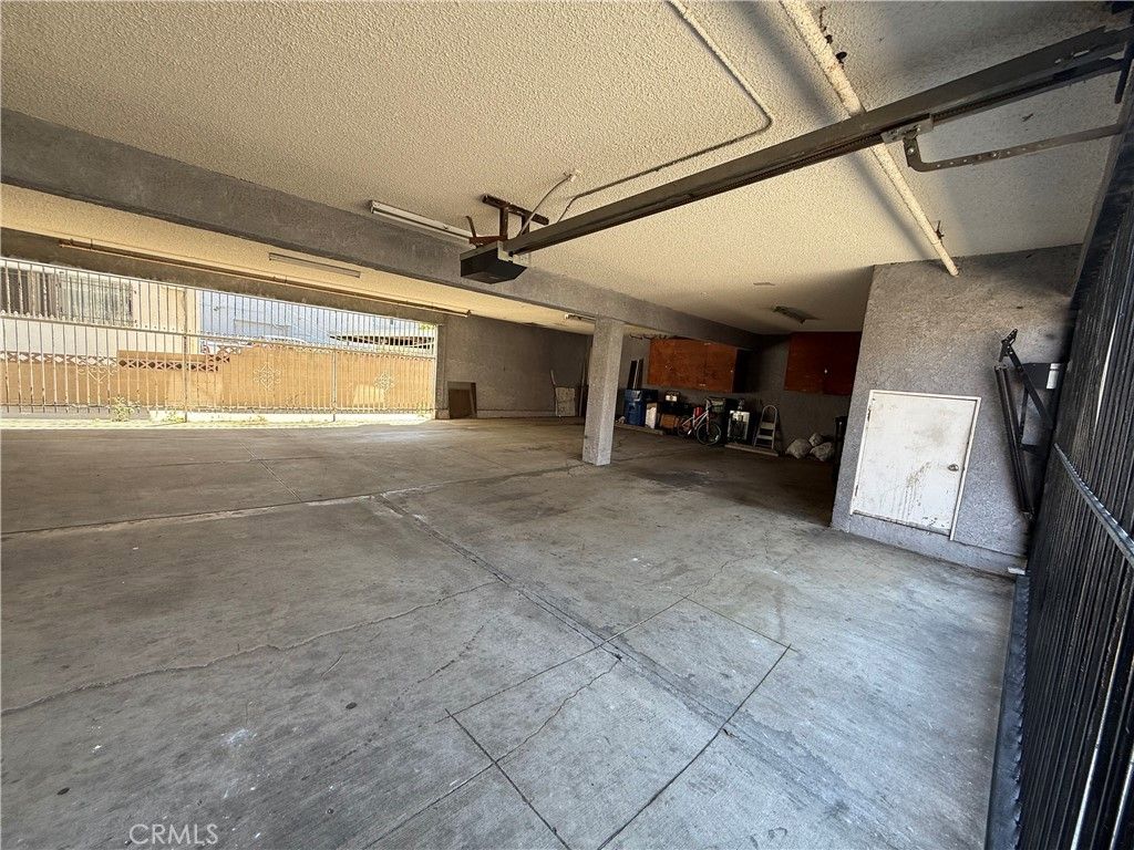 Garage, Interior
