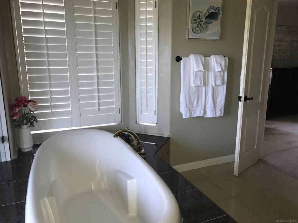 Bathroom, Free Standing Baths, Interior