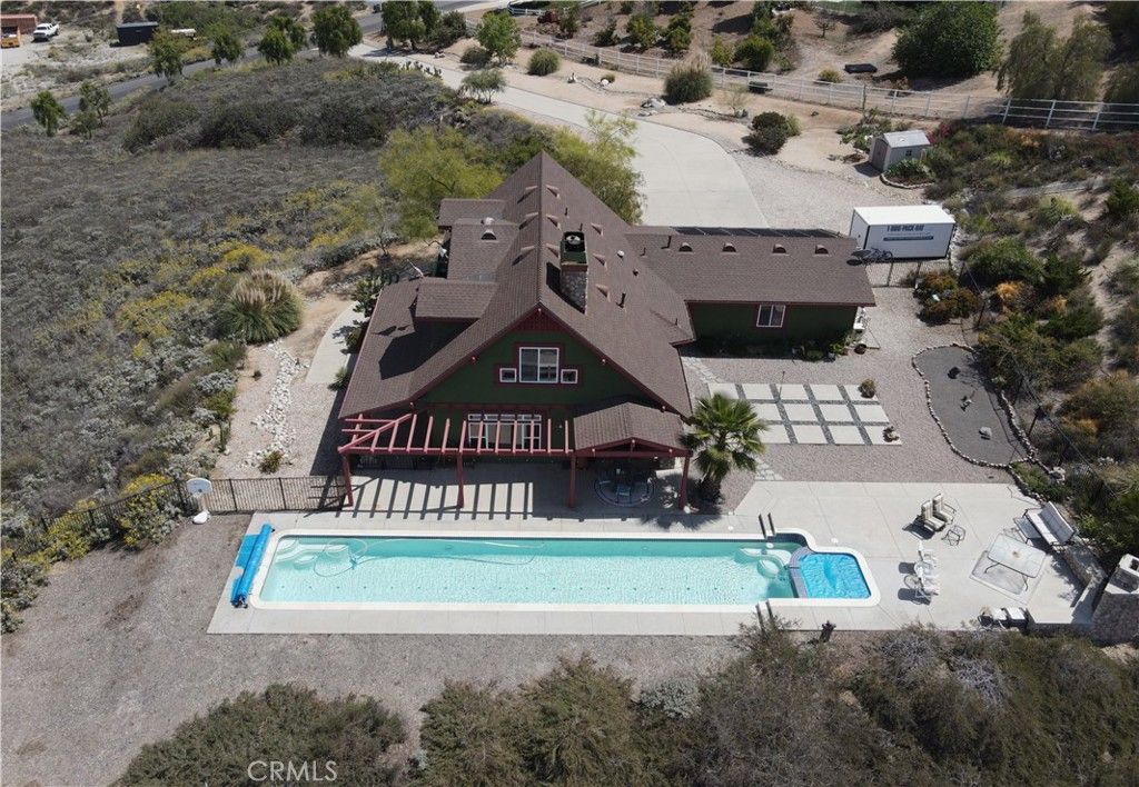 Exterior, Drone