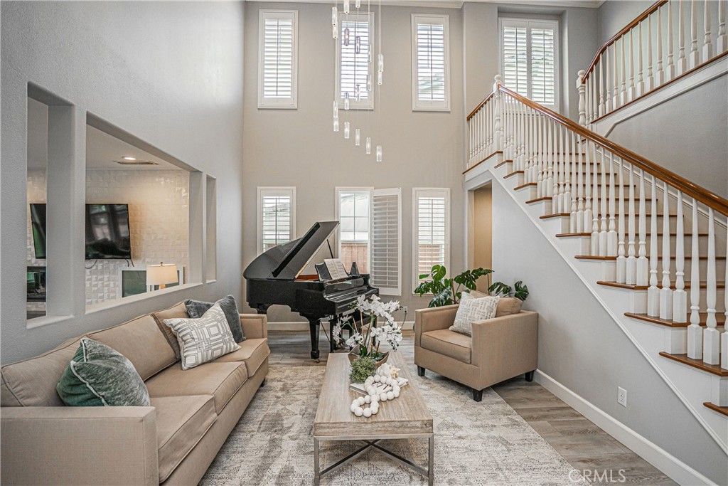 Interior, Living room, Piano, Recessed Lighting, Wood Texture Flooring